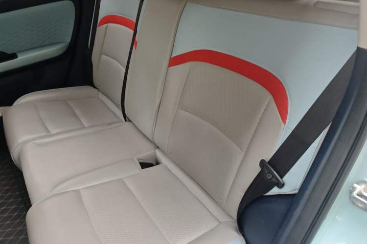 Used AION Y 2021 70 Intelligent Dynamic Edition Left Rear Seat