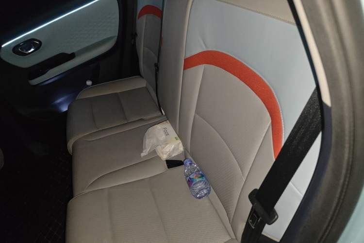 Used AION Y 2021 70 Tech Vitality Edition Left Rear Seat
