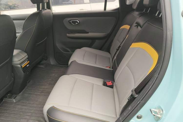 Used AION Y 2021 80 Enjoyment Tech Edition Left Rear Seat