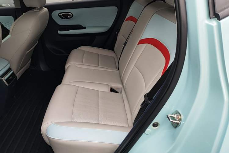 Used AION Y 2021 70 Intelligent Edition Left Rear Seat