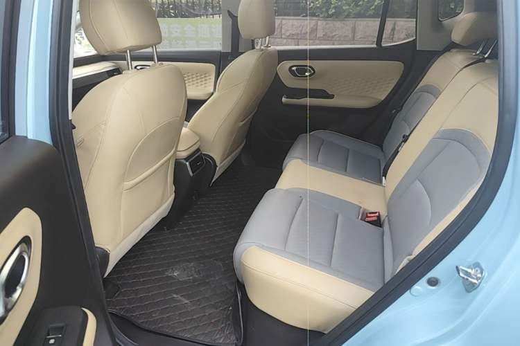 Used AION Y 2021 70 Intelligent Dynamic Edition Left Rear Seat