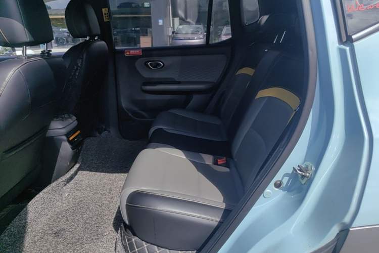 Used AION Y 2021 70 Tech Vitality Edition Left Rear Seat