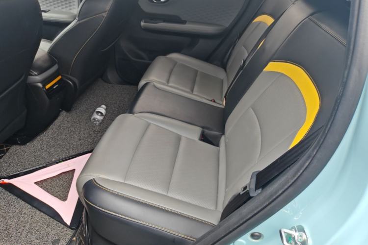 Used AION Y 2021 70 Intelligent Dynamic Edition Left Rear Seat