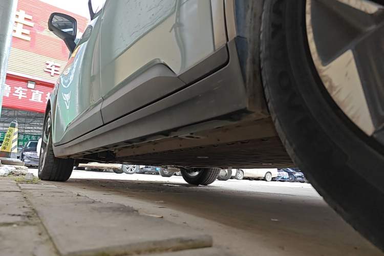 Used AION Y 2021 70 Intelligent Dynamic Edition Left Side Sill