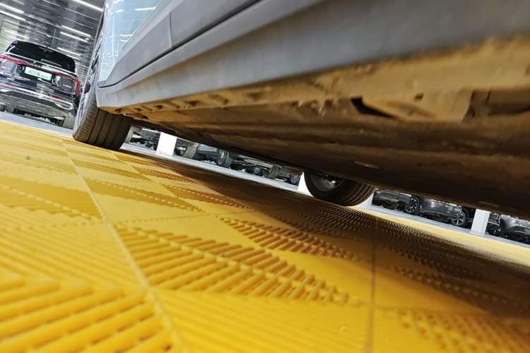 Used AION Y 2021 70 Tech Vitality Edition Left Side Sill