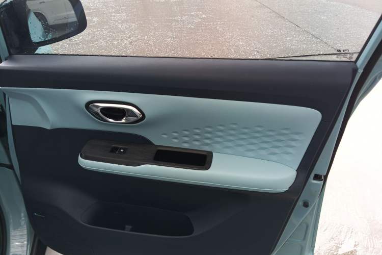 Used AION Y 2021 70 Enjoyment Tech Edition Right Front Door Interior