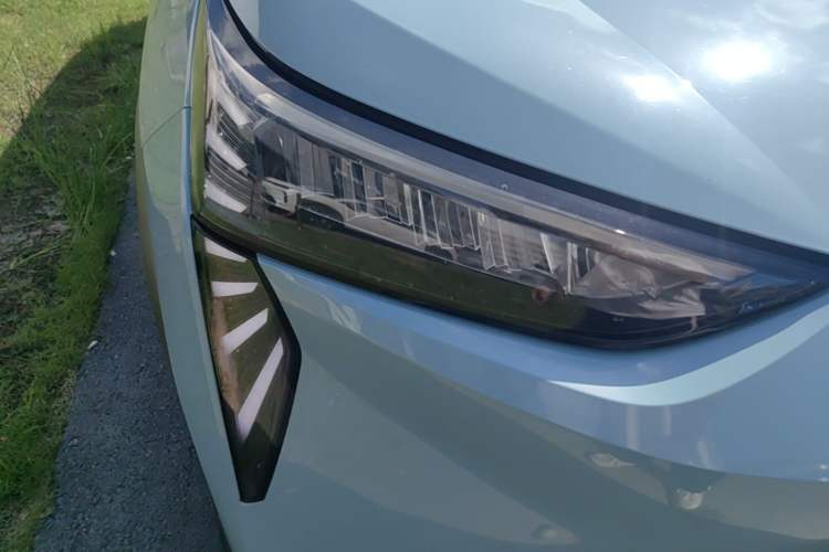 Used AION Y 2021 70 Tech Vitality Edition Right Front Headlight