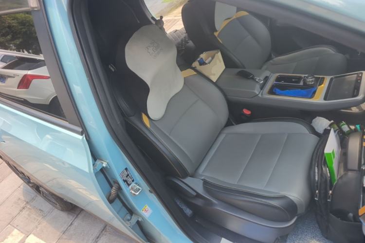 Used AION Y 2021 70 Enjoyment Tech Edition Right Front Seat