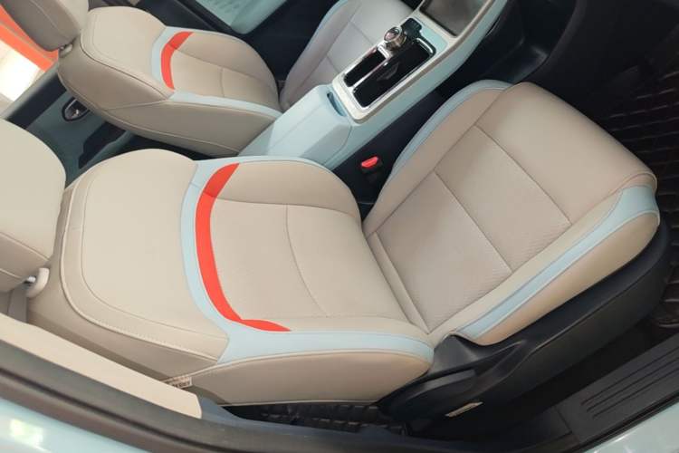 Used AION Y 2021 70 Intelligent Edition Right Front Seat