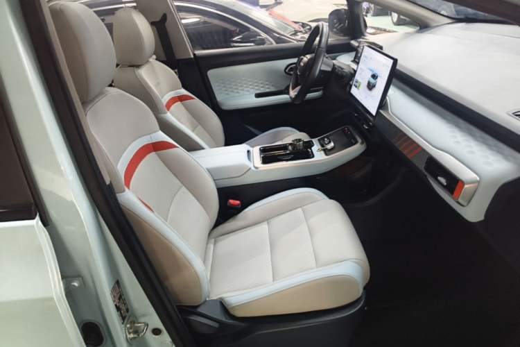 Used AION Y 2021 70 Intelligent Dynamic Edition Right Front Seat