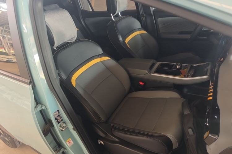 Used AION Y 2021 70 Tech Vitality Edition Right Front Seat