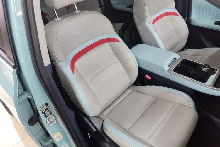 Used AION Y 2021 70 Intelligent Edition Right Front Seat