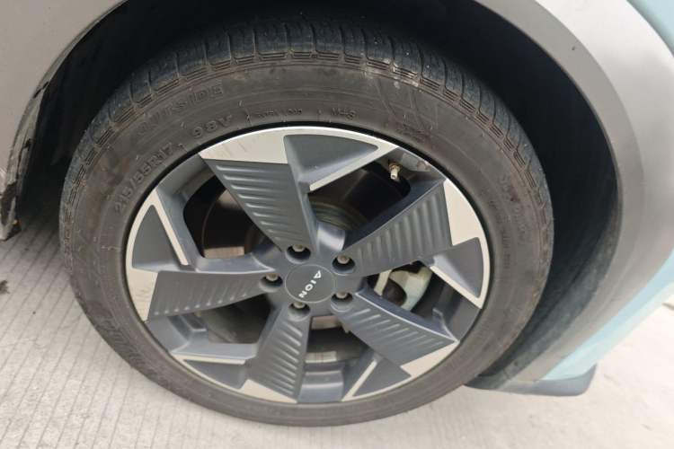 Used AION Y 2021 70 Intelligent Dynamic Edition Right Front Wheel Hub