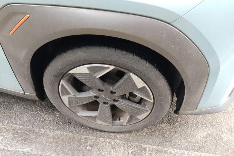 Used AION Y 2021 70 Intelligent Dynamic Edition Right Front Wheel Hub