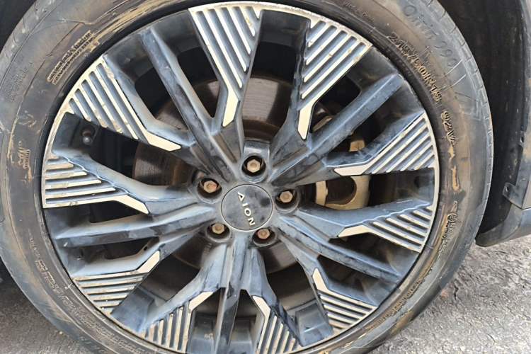 Used AION Y 2021 70 Intelligent Edition Right Front Wheel Hub