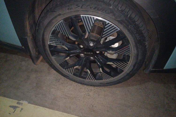 Used AION Y 2021 70 Tech Vitality Edition Right Front Wheel Hub