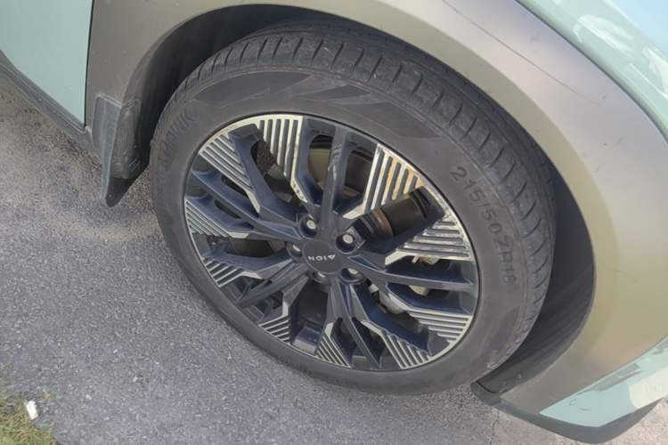 Used AION Y 2021 70 Tech Vitality Edition Right Front Wheel Hub