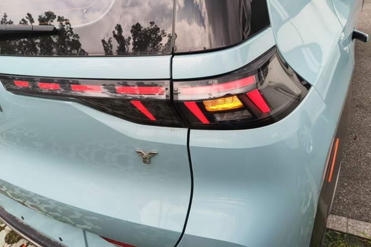 Used AION Y 2021 80 Enjoyment Tech Edition Right Rear Taillight