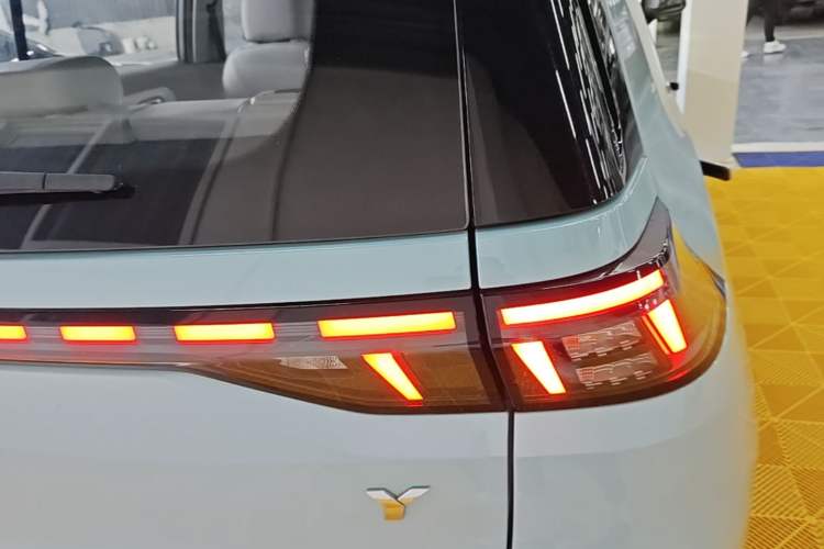 Used AION Y 2021 70 Tech Vitality Edition Right Rear Taillight