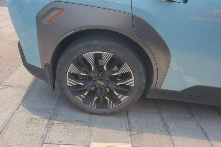 Used AION Y 2021 70 Enjoyment Tech Edition Right Rear Wheel Hub