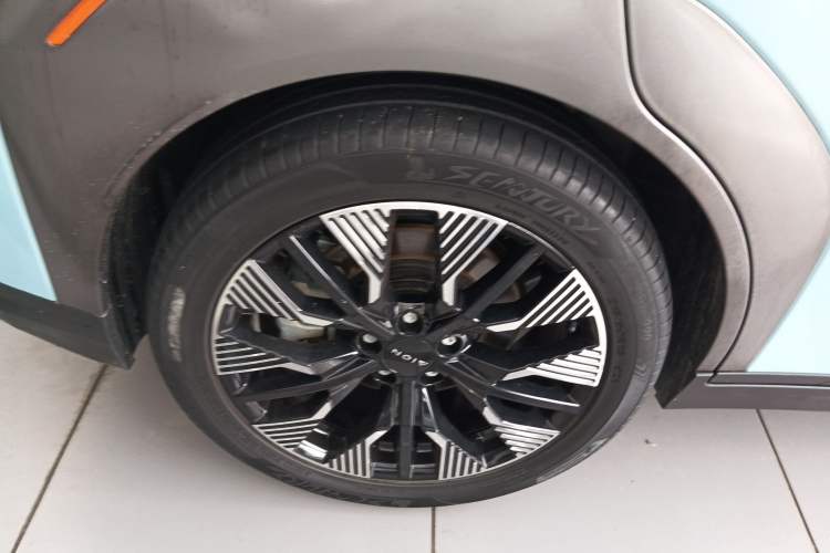 Used AION Y 2021 70 Enjoyment Tech Edition Right Rear Wheel Hub