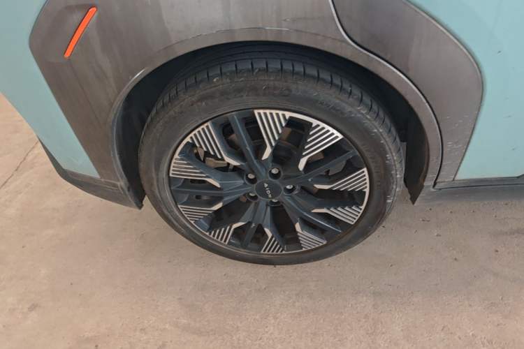 Used AION Y 2021 70 Tech Vitality Edition Right Rear Wheel Hub