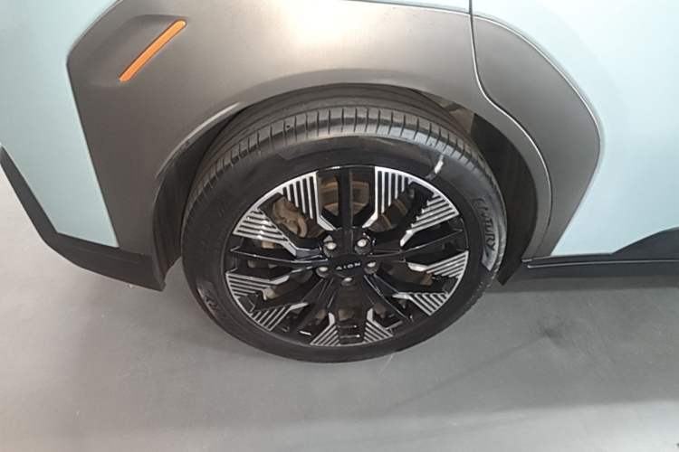 Used AION Y 2021 70 Tech Vitality Edition Right Rear Wheel Hub