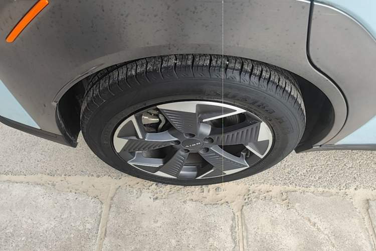 Used AION Y 2021 70 Intelligent Dynamic Edition Right Rear Wheel Hub