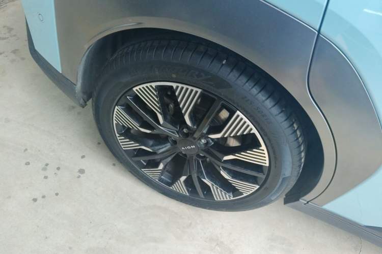 Used AION Y 2021 70 Enjoyment Tech Edition Right Rear Wheel Hub