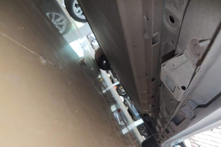 Used AION Y 2021 70 Intelligent Edition Right Side Sill