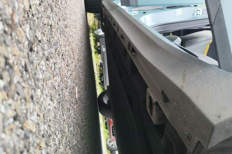 Used AION Y 2021 80 Enjoyment Tech Edition Right Side Sill