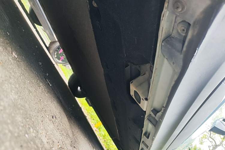 Used AION Y 2021 70 Intelligent Edition Right Side Sill