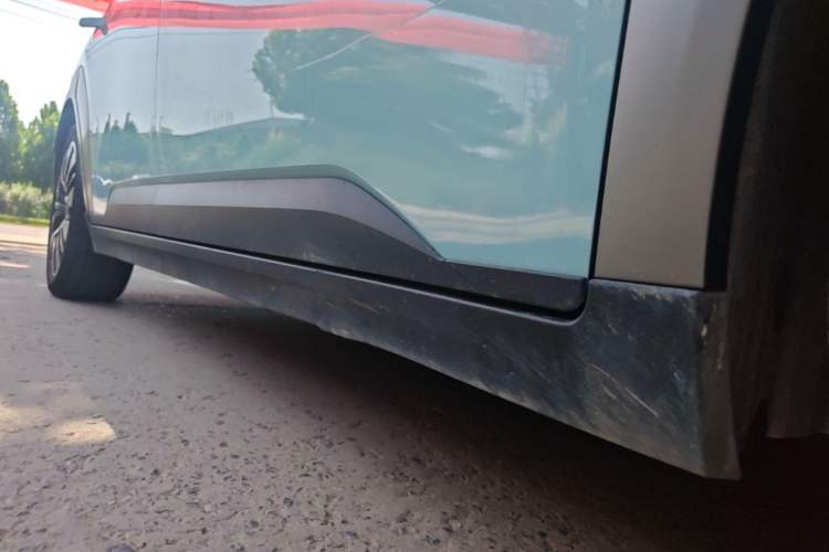 Used AION Y 2021 70 Tech Vitality Edition Right Side Sill
