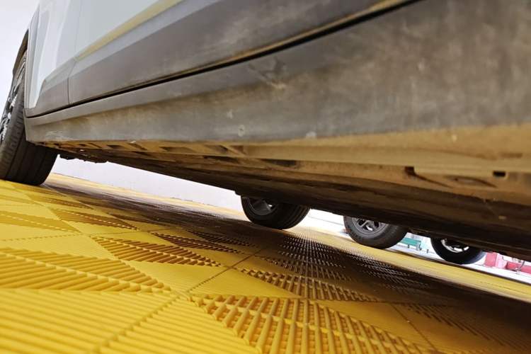 Used AION Y 2021 70 Tech Vitality Edition Right Side Sill