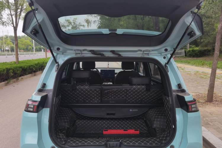 Used AION Y 2021 70 Intelligent Dynamic Edition Trunk