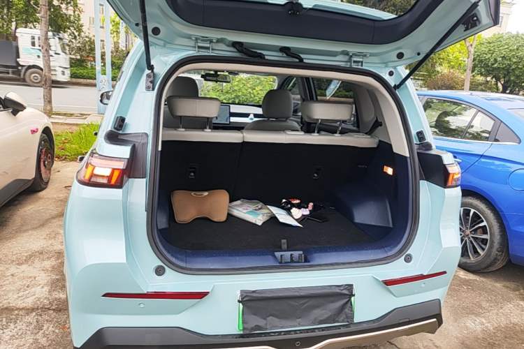 Used AION Y 2021 70 Intelligent Edition Trunk