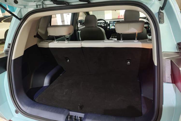 Used AION Y 2021 70 Intelligent Edition Trunk
