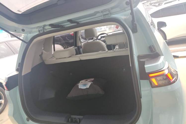 Used AION Y 2021 70 Enjoyment Tech Edition Trunk