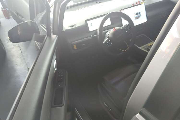 Used AION Y 2021 70 Tech Vitality Edition Driver Seat