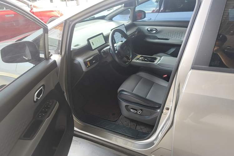 Used AION Y 2021 70 Tech Vitality Edition Driver Seat