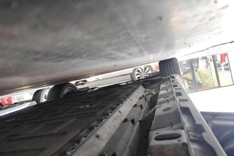 Used AION Y 2021 70 Tech Vitality Edition Left Side Sill