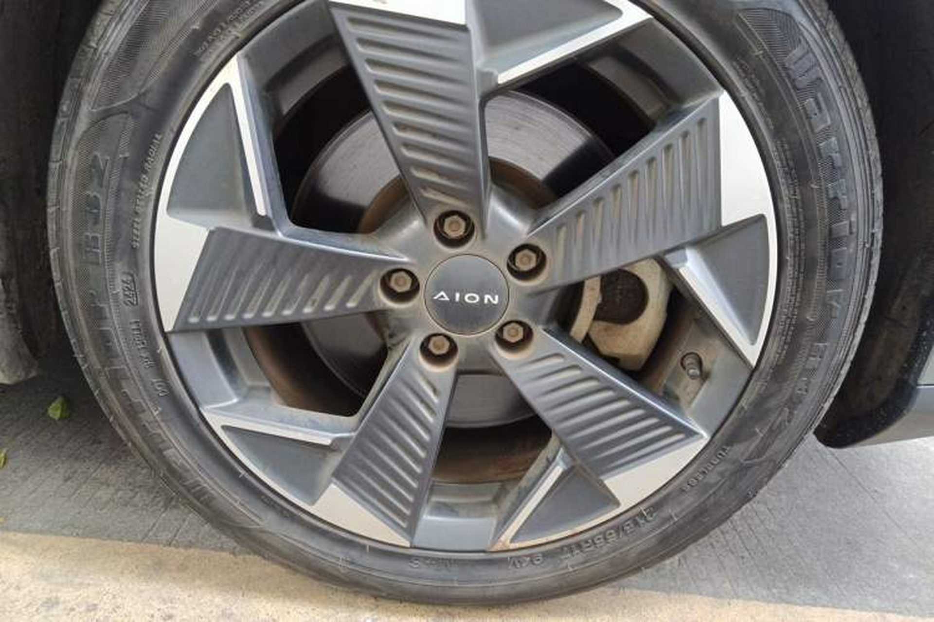 Used AION Y 2021 70 Intelligent Dynamic Edition Right Front Wheel Hub