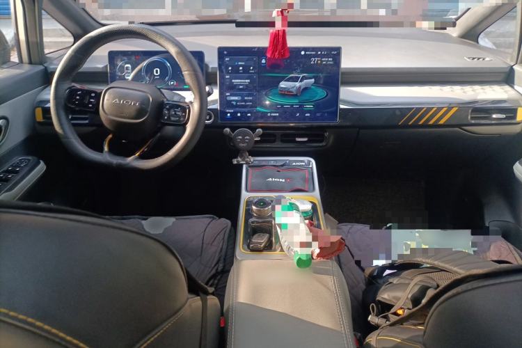 Used AION Y 2021 70 Intelligent Dynamic Edition Center Console