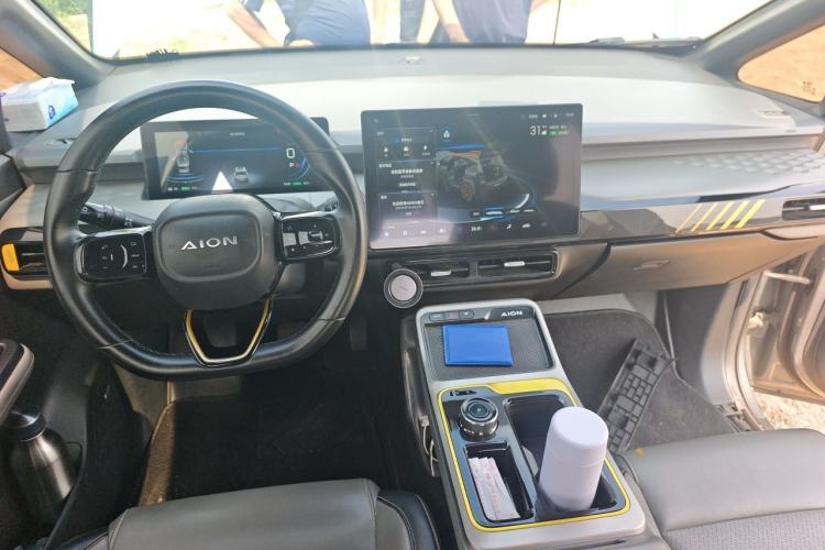 Used AION Y 2021 70 Intelligent Dynamic Edition Center Console