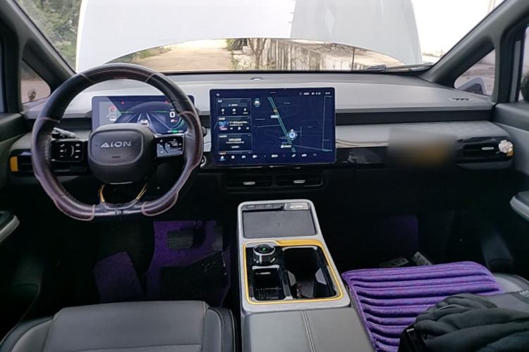 Used AION Y 2021 70 Intelligent Edition Center Console