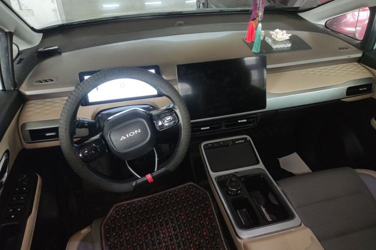 Used AION Y 2021 70 Intelligent Dynamic Edition Center Console