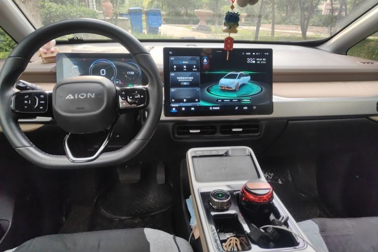 Used AION Y 2021 70 Tech Vitality Edition Center Console