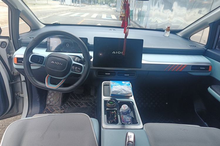 Used AION Y 2021 70 Intelligent Edition Center Console