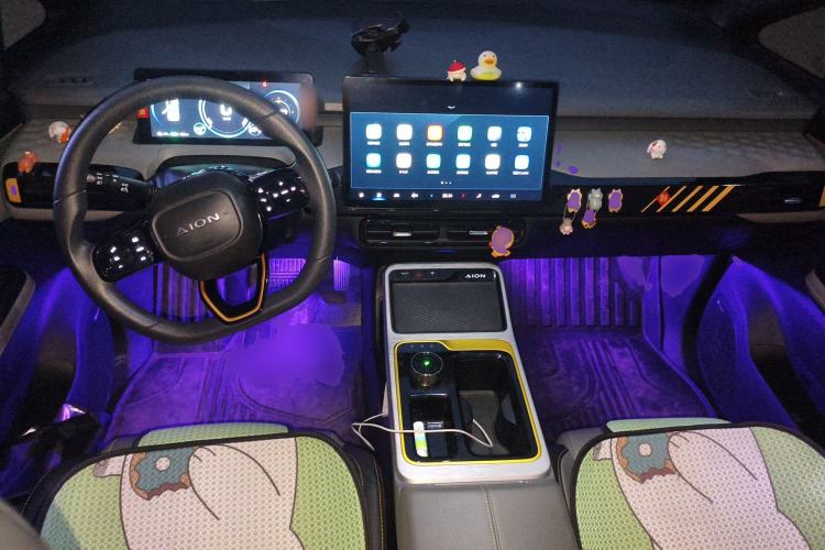 Used AION Y 2021 70 Intelligent Edition Center Console
