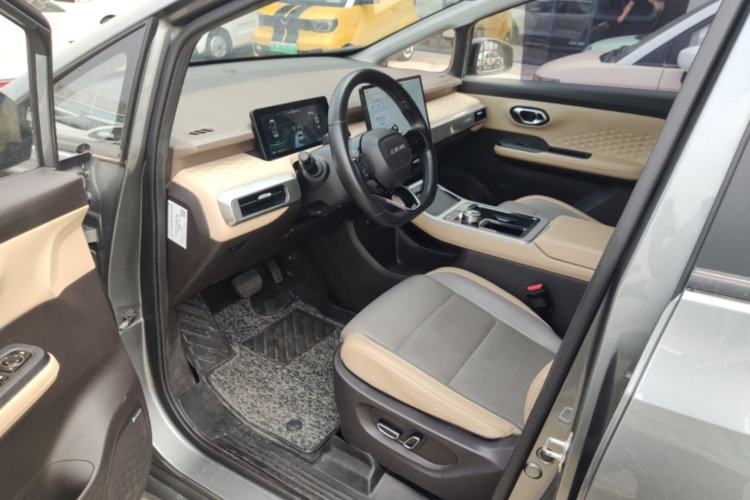 Used AION Y 2021 70 Tech Vitality Edition Driver Seat